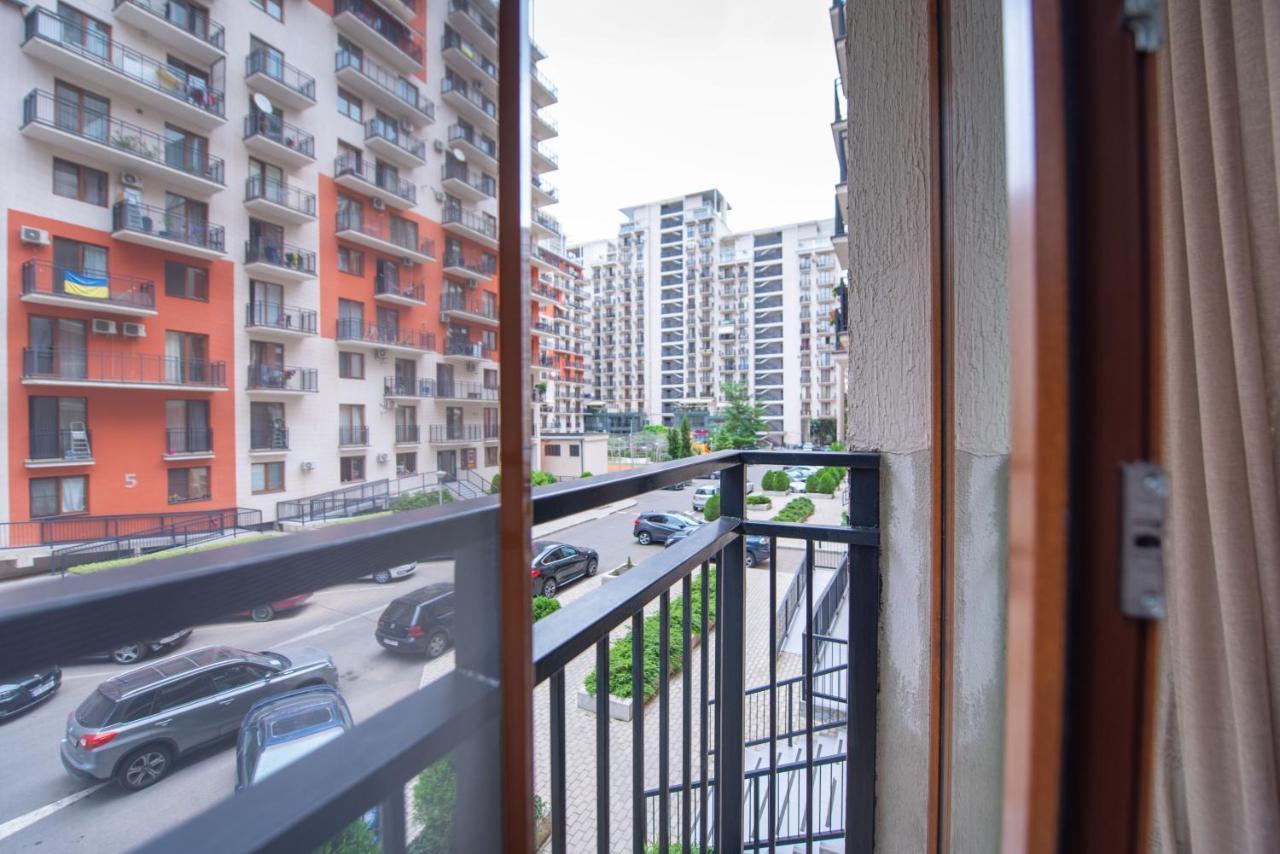 Gg Home - Cozy 2-Bedroom Apartment On Givi Kartozia Тбилиси Екстериор снимка