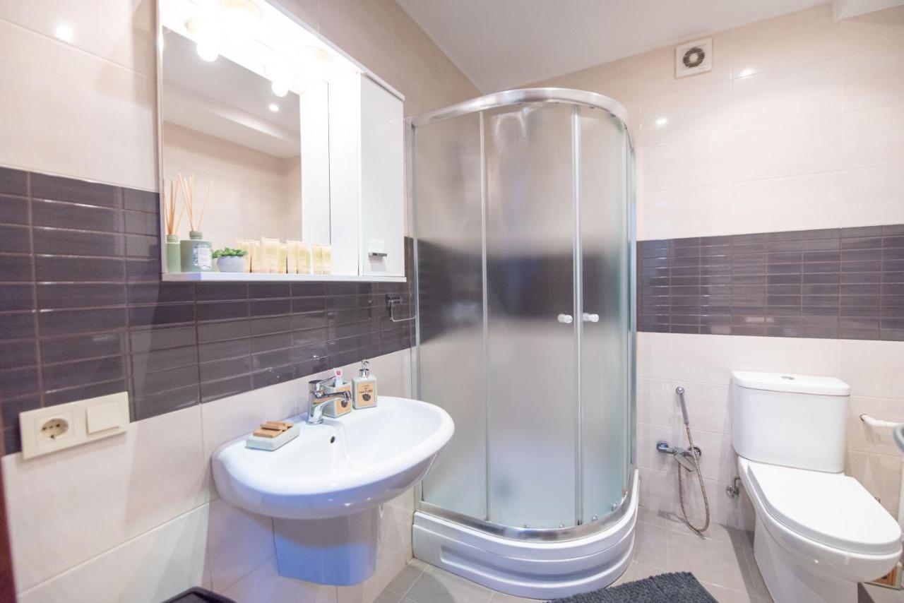 Gg Home - Cozy 2-Bedroom Apartment On Givi Kartozia Тбилиси Екстериор снимка