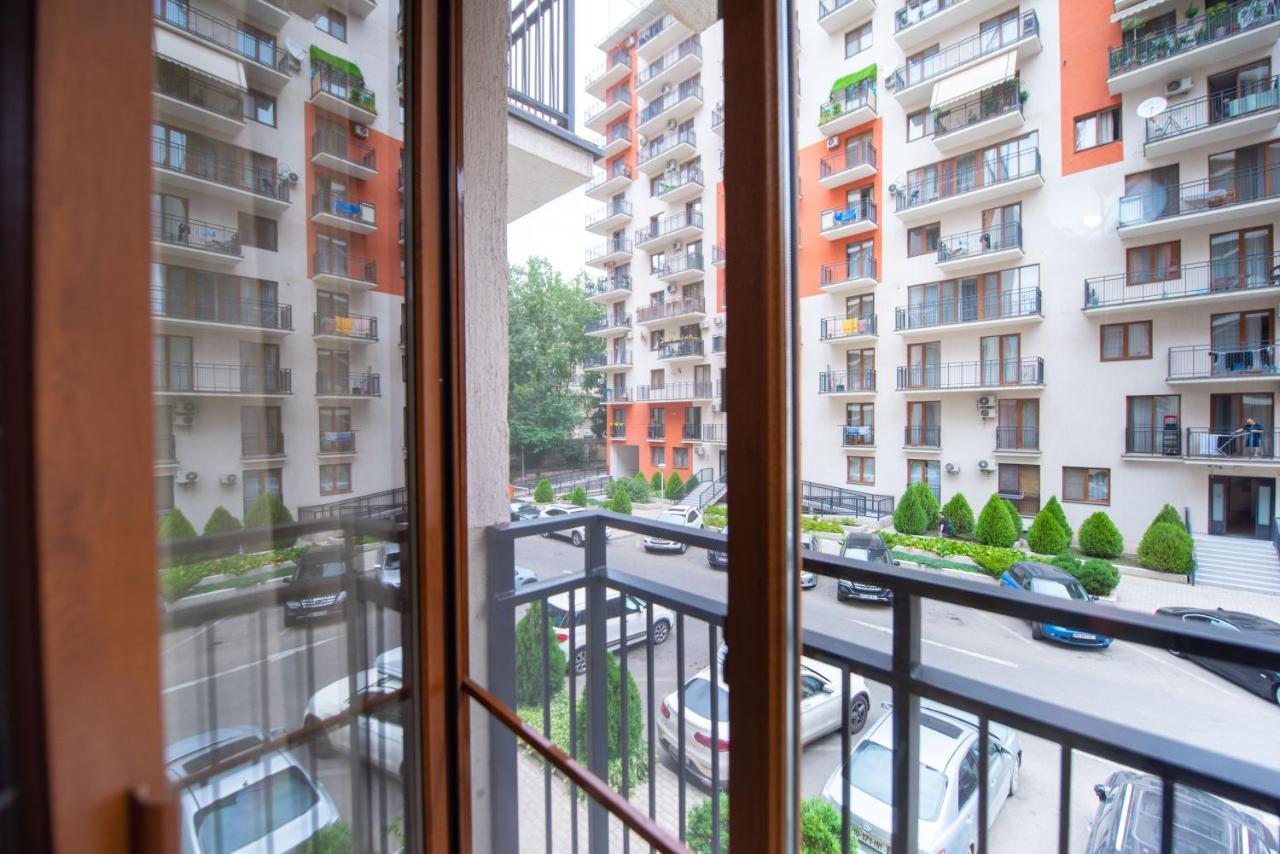 Gg Home - Cozy 2-Bedroom Apartment On Givi Kartozia Тбилиси Екстериор снимка